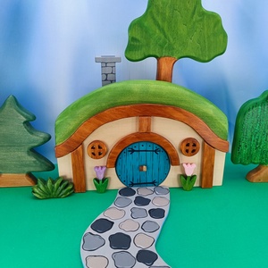 Fából készült hobbit ház manólak játék figura  - játék & sport - plüssállat & játékfigura - más figura - Meska.hu