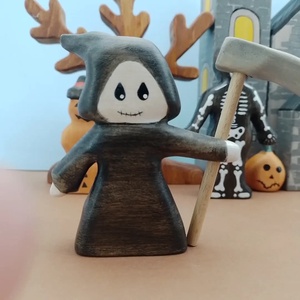 Fából készült kaszás fajáték figura , Játék & Sport, Plüssállat & Játékfigura, Más figura, Famegmunkálás, Festett tárgyak, MESKA