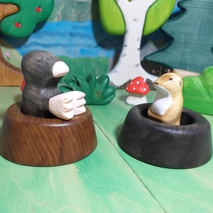 Fából készült szurikáta figura - játék & sport - plüssállat & játékfigura - más figura - Meska.hu