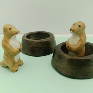 Fából készült szurikáta figura - játék & sport - plüssállat & játékfigura - más figura - Meska.hu