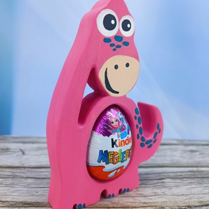 Kézzel festett dínó kindertojás tartó hársfából - ünnepi díszek, dekorációk - húsvéti díszek és dekorációk - húsvéti tojástartó - Meska.hu