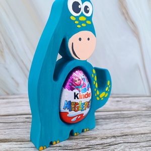 Kézzel festett dínó kindertojás tartó hársfából - ünnepi díszek, dekorációk - húsvéti díszek és dekorációk - húsvéti tojástartó - Meska.hu