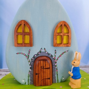 Nyúl Péter nyuszifiú fából faragott játék figura - ünnepi díszek, dekorációk - húsvéti díszek és dekorációk - húsvéti asztaldíszek - Meska.hu