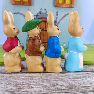 Nyuszi mama fából faragott játék figura - ünnepi díszek, dekorációk - húsvéti díszek és dekorációk - húsvéti asztaldíszek - Meska.hu