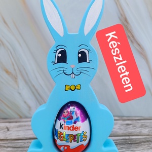 Kézzel festett nyuszis kindertojás tartó hársfából, Ünnepi díszek, dekorációk, Húsvéti díszek és dekorációk, Húsvéti tojástartó, Famegmunkálás, Festett tárgyak, MESKA