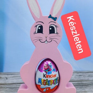 Kézzel festett nyuszis kindertojás tartó hársfából, Ünnepi díszek, dekorációk, Húsvéti díszek és dekorációk, Húsvéti tojástartó, Famegmunkálás, Festett tárgyak, MESKA
