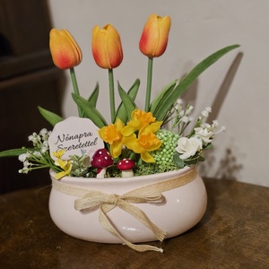 Nőnapra tulipános asztaldísz  - Meska.hu