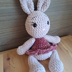 Horgolt szoknyás nyuszi, púder színű, Játék & Sport, Plüssállat & Játékfigura, Nyuszi, Horgolás, MESKA