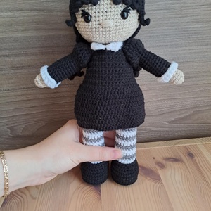 Wednesday horgolt baba - játék & sport - baba & babaház - baba - Meska.hu Wednesday horgolt baba - játék & sport - baba & babaház - baba - Meska.hu