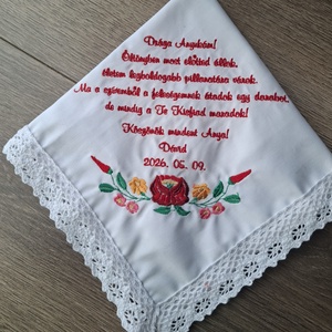 Hímzett keszkenő - esküvői szülőköszöntő - Egyedi változat, Esküvő, Emlék & Ajándék, Szülőköszöntő ajándék, Hímzés, MESKA