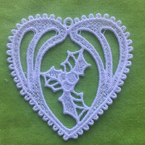 Hímzett karácsonyidíszek / fehér szív - karácsony - karácsonyi lakásdekoráció - karácsonyfadíszek - Meska.hu