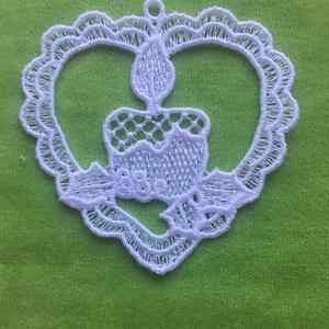 Hímzett karácsonyidíszek / fehér szív - karácsony - karácsonyi lakásdekoráció - karácsonyfadíszek - Meska.hu