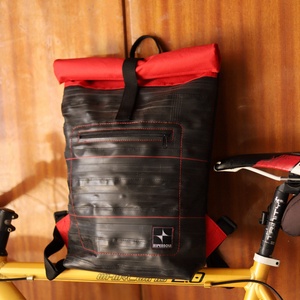 TUB(e)ICÁM hátitáska - piros , Táska & Tok, Hátizsák, Roll top hátizsák, Újrahasznosított alapanyagból készült termékek, Varrás, MESKA