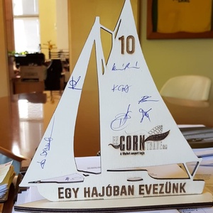 Favitorlás asztaldísz, ajándékba gravírozott logóval, felirattal - Meska.hu