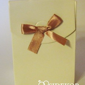 Nőnapi ajándék doboz cukrozott mandulával, Otthon & Életmód, Dekoráció, Dísztárgy, , MESKA