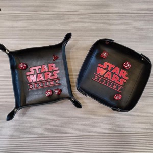 Star Wars feliratos kockadobó tálca - játék & sport - táblajáték és kártyajáték - társasjátékok - dobókocka - Meska.hu