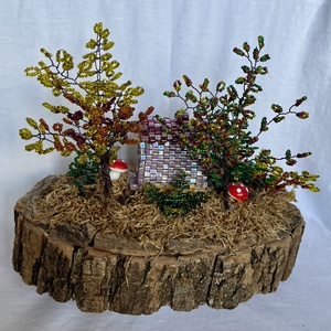 Erdei tündérház  Mohás álomvilág gyöngyből - otthon & életmód - dekoráció - asztal és polc dekoráció - gyöngyfa, ásványfa - Meska.hu