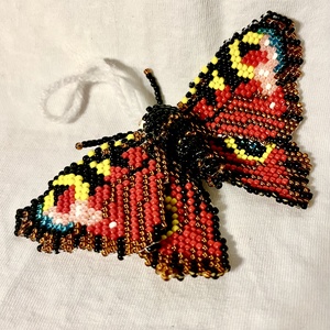 Pillangó  kézzel fűzött gyöngyékszer / dekoráció - otthon & életmód - dekoráció - asztal és polc dekoráció - asztaldísz - Meska.hu