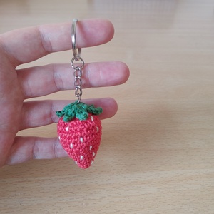 Horgolt epres kulcstartó, táskadísz - Meska.hu