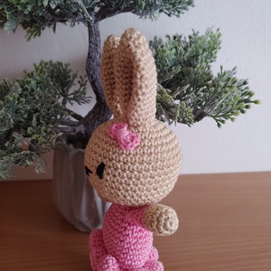 Horgolt nyuszi (lány) - amigurumi figura - játék & sport - plüssállat & játékfigura - nyuszi - Meska.hu