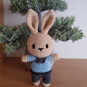 Horgolt nyuszi (fiú) - amigurumi figura - Meska.hu