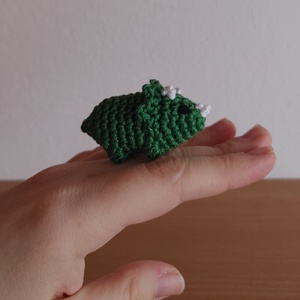 Horgolt mini dínó (Triceratops) - amigurumi figura - játék & sport - plüssállat & játékfigura - plüss dínók - Meska.hu