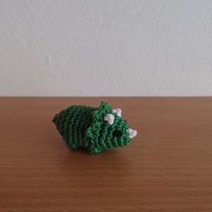 Horgolt mini dínó (Triceratops) - amigurumi figura, Játék & Sport, Plüssállat & Játékfigura, Plüss dínók, Horgolás, Varrás, MESKA