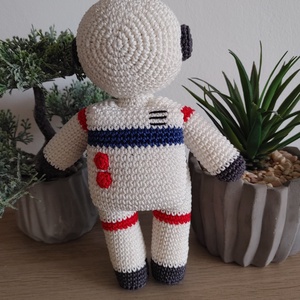 Horgolt űrhajós, amigurumi figura - játék & sport - plüssállat & játékfigura - ember - Meska.hu