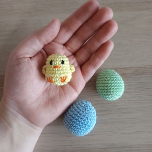 Horgolt húsvéti tojás és csibe szett - ünnepi díszek, dekorációk - húsvéti díszek és dekorációk - húsvéti tojás, hímestojás - Meska.hu