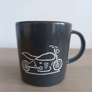 Kézzel festett motoros bögre (Sötétszürke) - otthon & életmód - konyhafelszerelés, tálalás - tálalás - bögre & csésze - Meska.hu