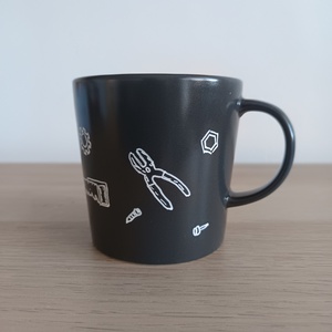 Kézzel festett szerszámos bögre (Sötétszürke) - otthon & életmód - konyhafelszerelés, tálalás - tálalás - bögre & csésze - Meska.hu