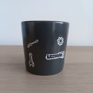 Kézzel festett szerszámos bögre (Sötétszürke) - otthon & életmód - konyhafelszerelés, tálalás - tálalás - bögre & csésze - Meska.hu