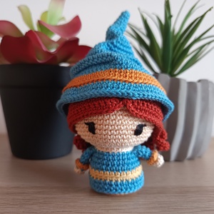 Horgolt minikirályság - Boszorkány amigurumi figura , Játék & Sport, Plüssállat & Játékfigura, Más figura, Horgolás, Varrás, MESKA