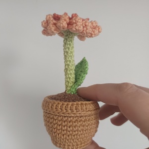Anyák napjára, pedagógus napra horgolt virág - gerbera cserépben - otthon & életmód - virágdekoráció - virágdíszek - asztali virágdísz - Meska.hu