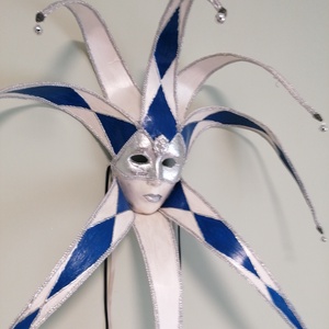 Kék-fehér kárómintás gallérú Jester maszk - Meska.hu