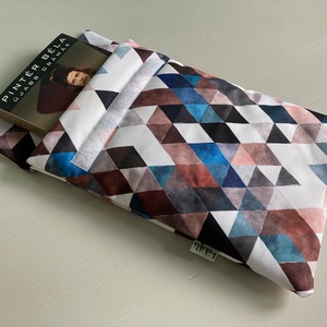 Vízhatlan tablettok, ebooktok vagy könyvtok fehér alapon kék -barna - szürke minta - könyv & zene - könyvtok - Meska.hu