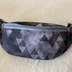 Fekete-szürke háromszögek övtáska, Táska & Tok, Övtáska, Varrás, MESKA