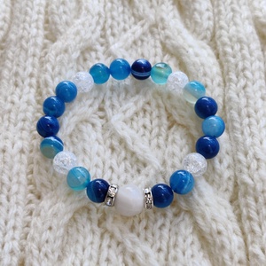 Hegyikristály és kék szalagos achát féldrágakő karkötő, Ékszer, Karkötő, Gyöngyös karkötő, Gyöngyfűzés, gyöngyhímzés, MESKA