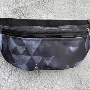 Fekete-szürke háromszögek övtáska, Táska & Tok, Övtáska, Varrás, MESKA