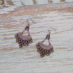 Kis kedves fülbevaló, gyöngy, gyöngyékszer, gyöngy fülbevaló - ékszer - fülbevaló - lógó fülbevaló - Meska.hu