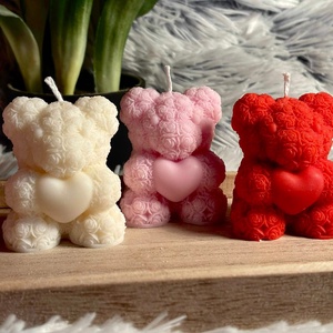 Rózsa maci - Valentin napi szójaviasz forma gyertya - kellékek & szerszámok - dekorációs kellékek - dekorációs gyertya - Meska.hu