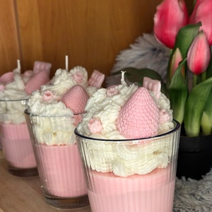 Eper Shake gyertya - kellékek & szerszámok - dekorációs kellékek - dekorációs gyertya - Meska.hu