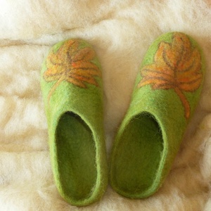 Nemez papucs őszi falevéllel - ruha & divat - cipő & papucs - mamusz & házicipő - Meska.hu