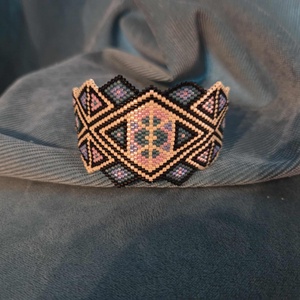 Sugárzó rózsaszín - ékszer - karkötő - gyöngyös karkötő - Meska.hu