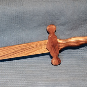 Játék fakard, szabja, Játék & Sport, Mozgásfejlesztő játékok, Famegmunkálás, Akácfa penge, szilfa markolat, platánfa markolatvédő.  
Mérete: hossz.70x15,5x2cm, MESKA