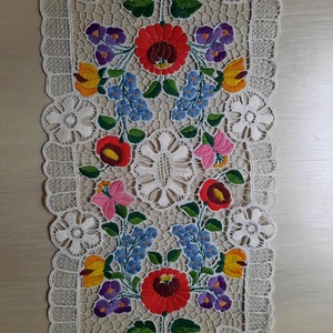 Új, kézi hímzésű Kalocsai Riseliős Terítő (49,5 x 25,5 cm) � Hungarikum - otthon & életmód - lakástextil - abrosz, terítő - asztalfutó - Meska.hu