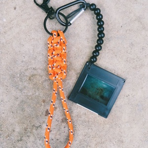 Kulcstartó kalandoroknak - paracord akasztóval - Meska.hu
