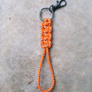 Kulcstartó kalandoroknak - paracord akasztóval - Meska.hu