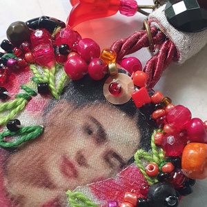 Vörös és fekete hangulat Frida Kahlora - ékszer - nyaklánc - hosszú nyaklánc - Meska.hu