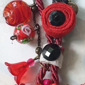 Vörös és fekete hangulat Frida Kahlora - ékszer - nyaklánc - hosszú nyaklánc - Meska.hu